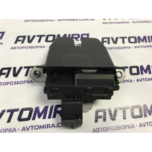 Замок задньої кришки багажника Ford Focus 3 1760139